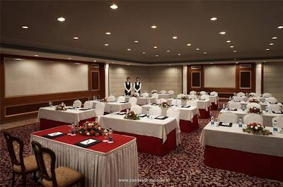 د رویال پلازا