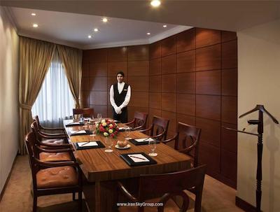 د رویال پلازا