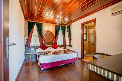 مدیترا آرت هتل