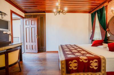 مدیترا آرت هتل