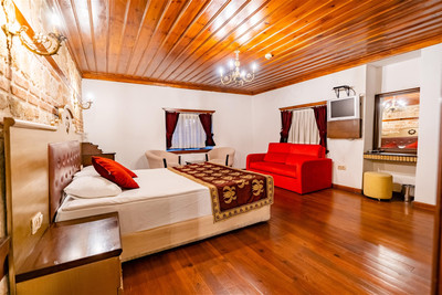 مدیترا آرت هتل