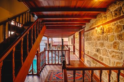 مدیترا آرت هتل