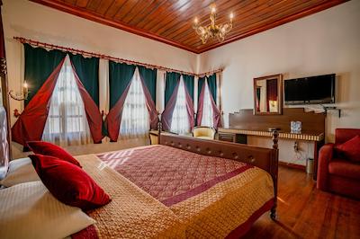 مدیترا آرت هتل