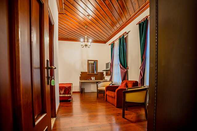 مدیترا آرت هتل
