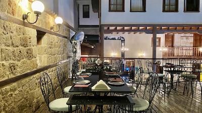 مدیترا آرت هتل