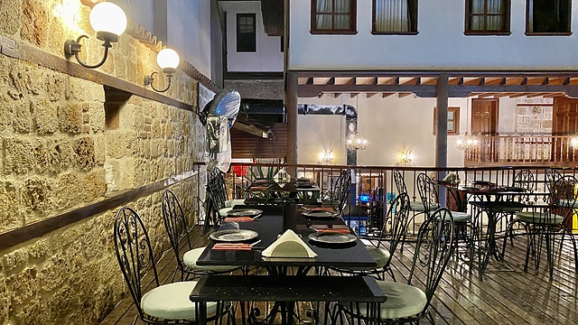 مدیترا آرت هتل