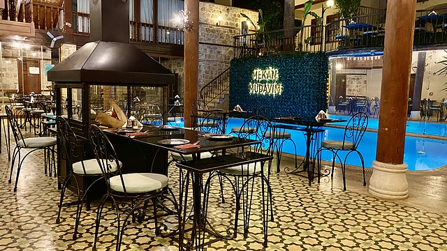 مدیترا آرت هتل