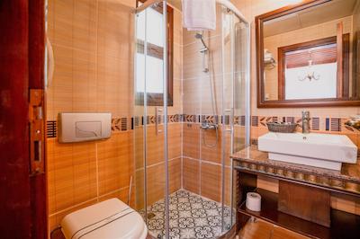 مدیترا آرت هتل