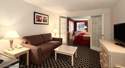 تراولوژ نانایمو