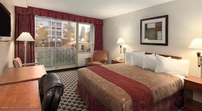 تراولوژ نانایمو