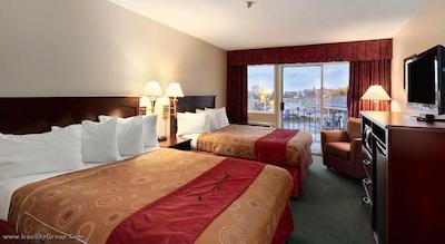 تراولوژ نانایمو