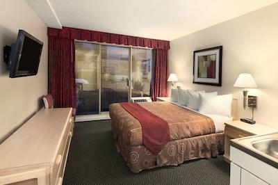 تراولوژ نانایمو