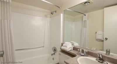 تراولوژ نانایمو