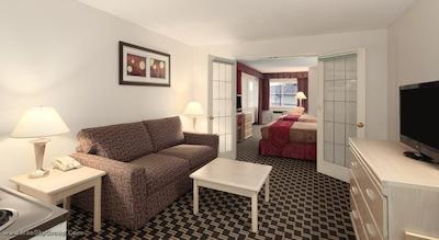 تراولوژ نانایمو