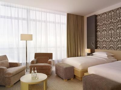 حیات ریجنسی دوشنبه