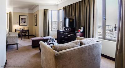 کرون پلازا پورتو