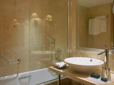 کرون پلازا پورتو