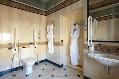 تلئون ایمپریال هتل