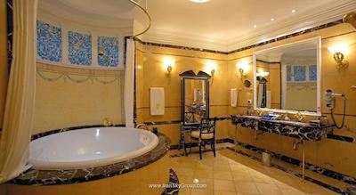 تلئون ایمپریال هتل