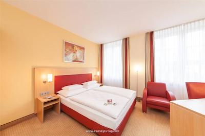 نووم هتل آفنباخ هف