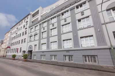 نووم هتل آفنباخ هف