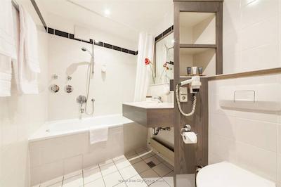 نووم هتل آفنباخ هف