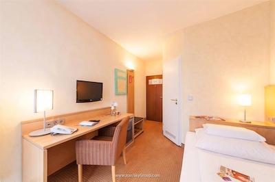 نووم هتل آفنباخ هف