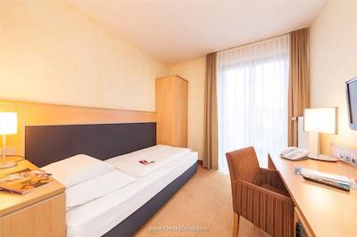 نووم هتل آفنباخ هف