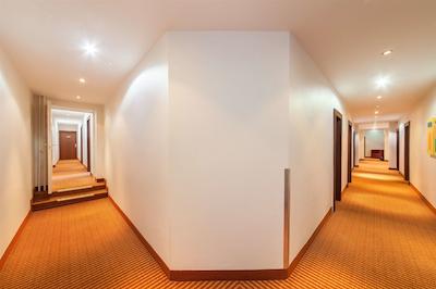 نووم هتل آفنباخ هف