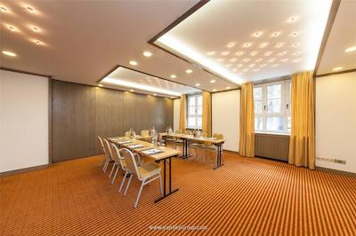 نووم هتل آفنباخ هف