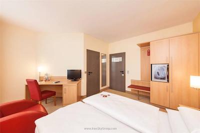 نووم هتل آفنباخ هف