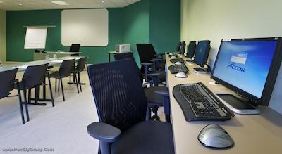 آیبیس بروکسل سنتر گار میدی