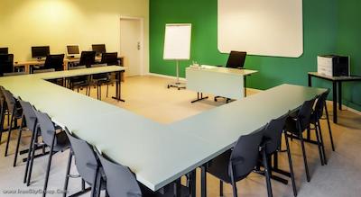 آیبیس بروکسل سنتر گار میدی