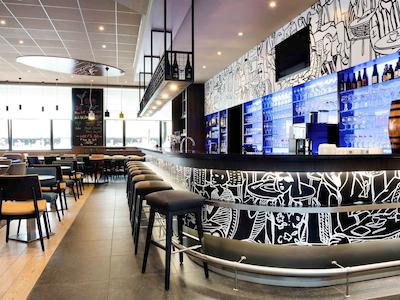 آیبیس بروکسل سنتر گار میدی