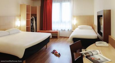 آیبیس بروکسل سنتر گار میدی