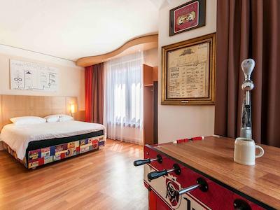 آیبیس بروکسل سنتر گار میدی