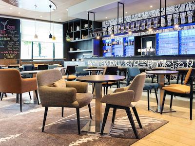 آیبیس بروکسل سنتر گار میدی