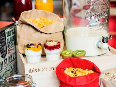 آیبیس بروکسل سنتر گار میدی