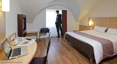 آیبیس بروکسل سنتر گار میدی