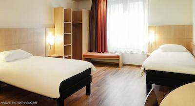 آیبیس بروکسل سنتر گار میدی