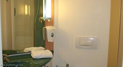 آیبیس بروکسل سنتر گار میدی