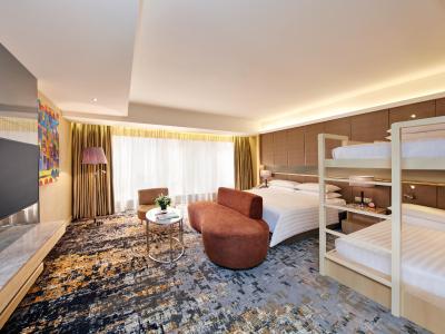 سان وی پیرامید تاور ایست