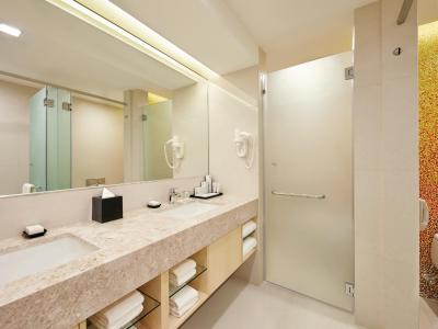 سان وی پیرامید تاور ایست