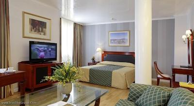 تئوکسنیا پالاس هتل