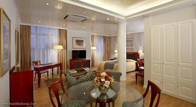 تئوکسنیا پالاس هتل