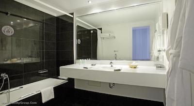 تئوکسنیا پالاس هتل