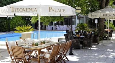 تئوکسنیا پالاس هتل