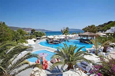 سالماکیس ریزورت اند اسپا