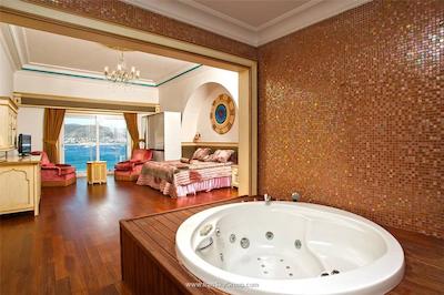 سالماکیس ریزورت اند اسپا