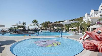 سالماکیس ریزورت اند اسپا